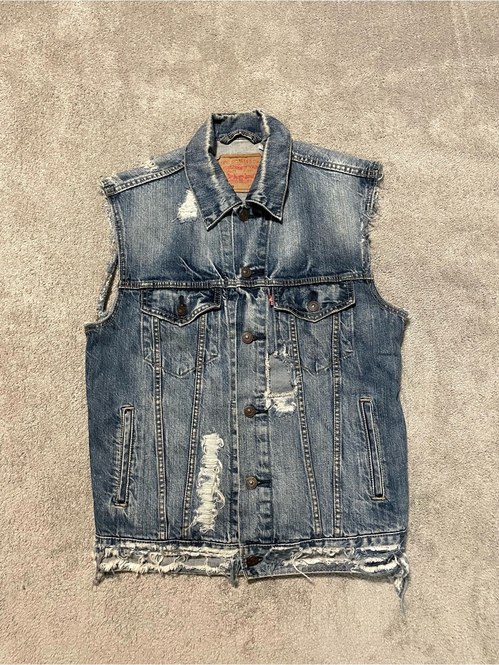Levi’s Distressed Denim Vest Men’s M Blue Trucker Jacket Cut Off Sleeveless